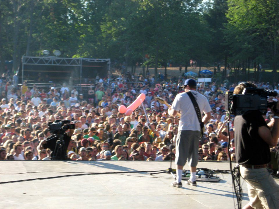 Slightly Stoopid live, frame 13