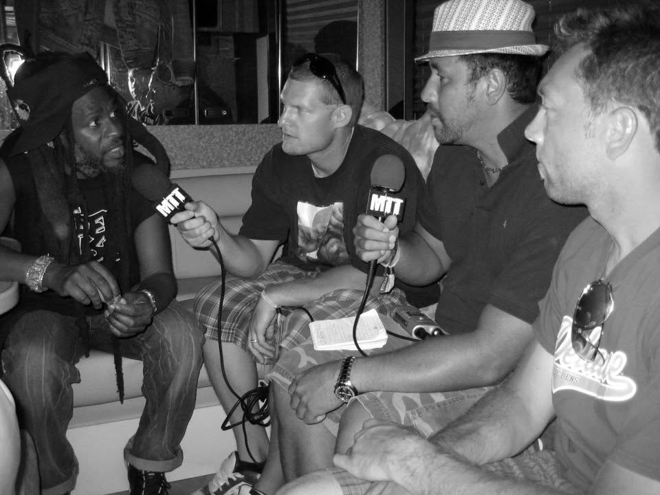Steel Pulse live, frame 8